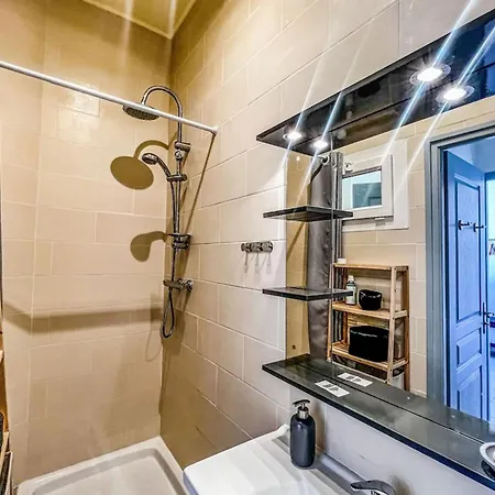 Apartament Flavia - Balcony Glimpse Of The Sea